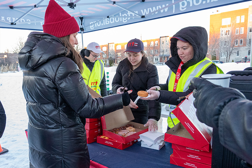volunteer-img-2